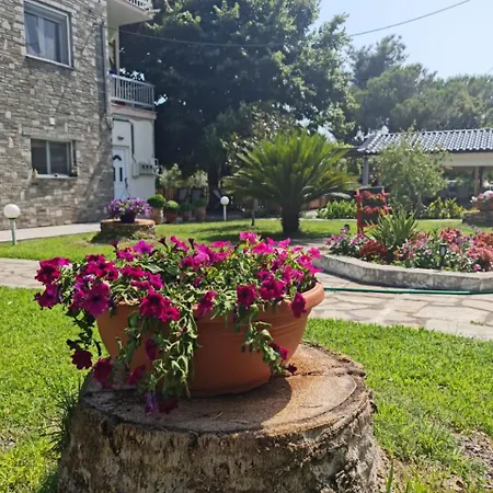 Seaflower Apartament PalaiónTsiflíkion